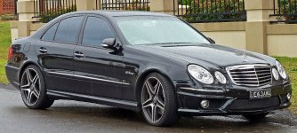 2006-2009_Mercedes-Benz_E_63_AMG_(W211)_sedan_01.jpg