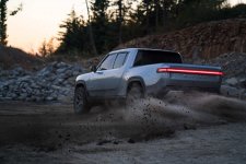 elektromobil-rivian-r1t-13.jpg
