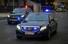 1701466269 sportishka com p chernaya mashina s sinei migalkoi krasivo 1 1701466269 sportishka com p chernaya mashina s sinei migalkoi krasivo 1